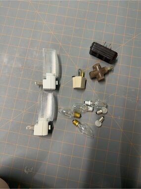 Assorted Nightlight and Appliance Bulbs Bundle - Clear and White